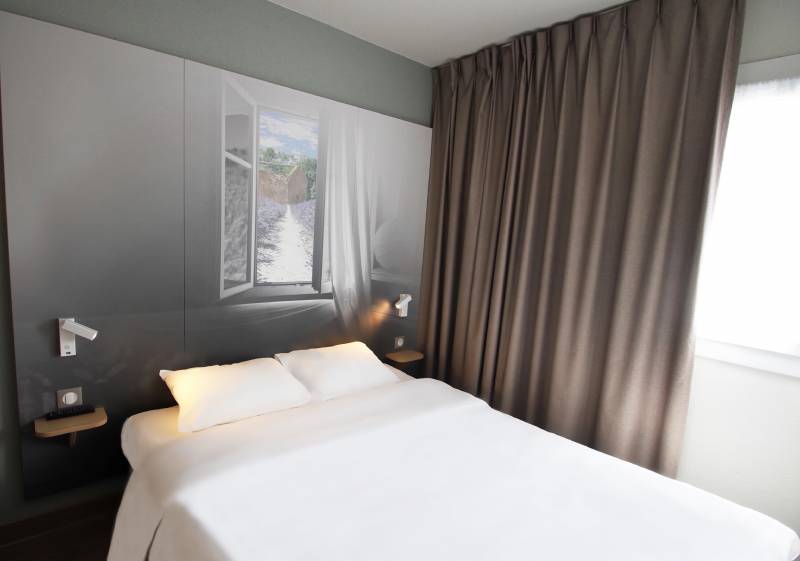 Réserver une chambre standard pour 2 personnes à l'hôtel B&B Valence TGV Romans à Alixan