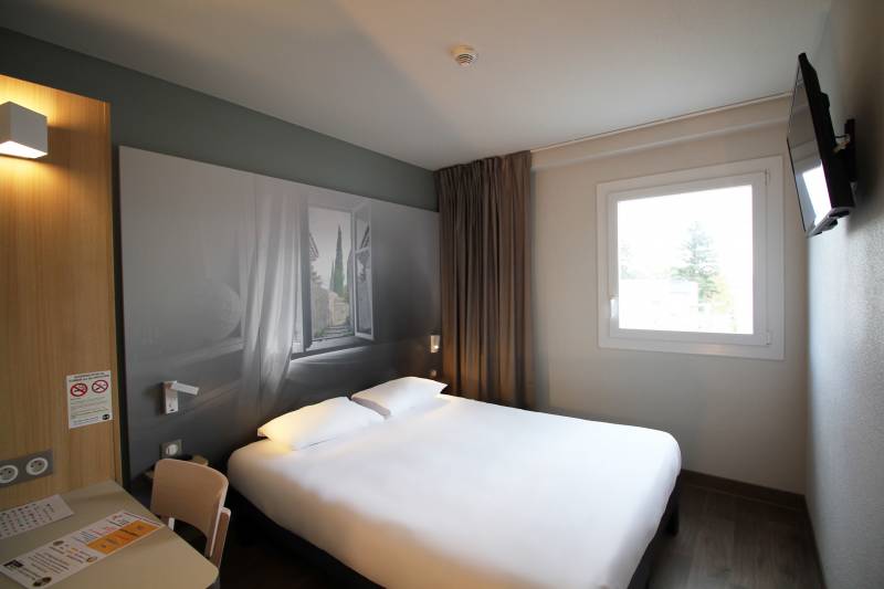 La chambre business de l'hôtel B&B Valence TGV Romans à Alixan